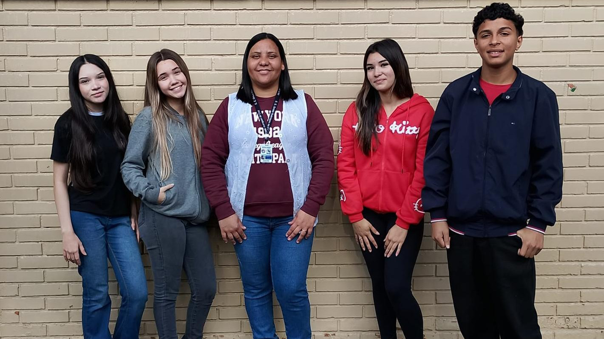 Foto da equipe da escola Oredo Rodrigues da Cruz na Copa Futebol de Robôs CIEBP